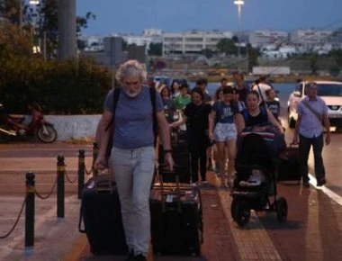 Χαμός στον Πειραιά! - Όλοι επιστρέφουν στην Αθήνα